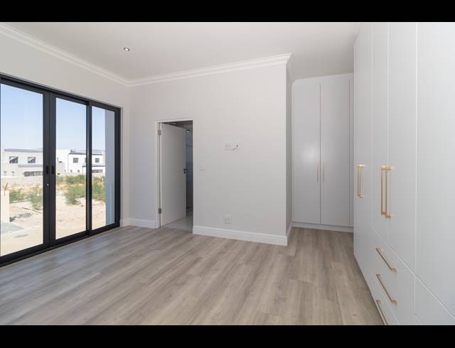 4 BEDROOM HOUSE FOR SALE IN SANDOWN